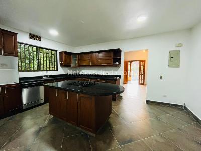 Casa de 4 alcobas en venta en El Salado, Envigado, 430 m² · foto 4 de 20