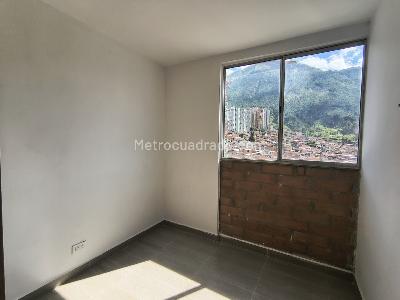 Apartamento de 3 alcobas en venta en San Gabriel, Bello, 53 m² · foto 8 de 18