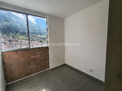 Apartamento de 3 alcobas en venta en San Gabriel, Bello, 53 m² · foto 10 de 18
