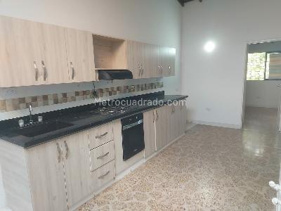 Casa de 5 alcobas en arriendo en Belen Malibu, Medellín, 220 m² · foto 13 de 20