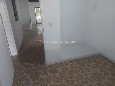Casa de 5 alcobas en arriendo en Belen Malibu, Medellín, 220 m² · foto 4 de 20