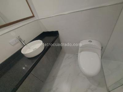 Casa de 5 alcobas en arriendo en Belen Malibu, Medellín, 220 m² · foto 5 de 20