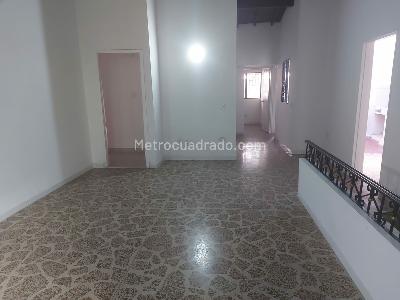 Casa de 5 alcobas en arriendo en Belen Malibu, Medellín, 220 m² · foto 7 de 20