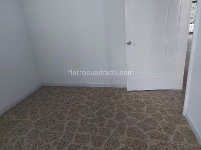 Casa de 5 alcobas en arriendo en Belen Malibu, Medellín, 220 m² · foto 9 de 20