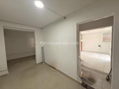 Casa de 5 alcobas en arriendo en El Velodromo, Medellín, 460 m² · foto 3 de 10