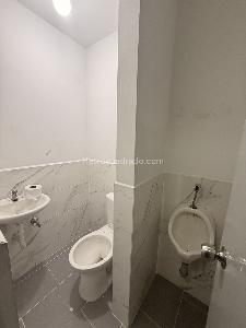 Casa de 5 alcobas en arriendo en El Velodromo, Medellín, 460 m² · foto 6 de 10
