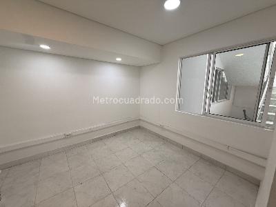 Casa de 5 alcobas en arriendo en El Velodromo, Medellín, 460 m² · foto 7 de 10