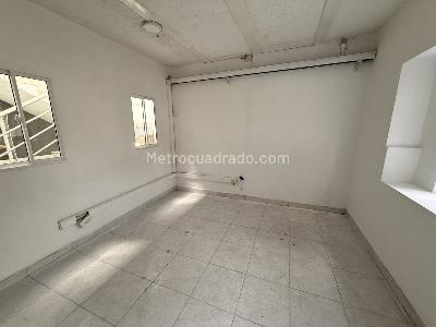 Casa de 5 alcobas en arriendo en El Velodromo, Medellín, 460 m² · foto 8 de 10