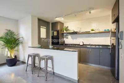 Apartamento de 2 alcobas en venta en La Linde, Medellín, 120 m² · foto 2 de 13