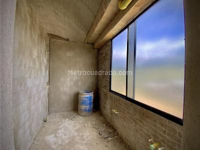Casa de 4 alcobas en venta en Loma Del Escobero, Envigado, 627 m² · foto 12 de 20