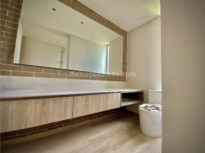 Casa de 4 alcobas en venta en Loma Del Escobero, Envigado, 627 m² · foto 3 de 20