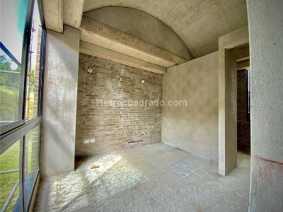 Casa de 4 alcobas en venta en Loma Del Escobero, Envigado, 627 m² · foto 5 de 20