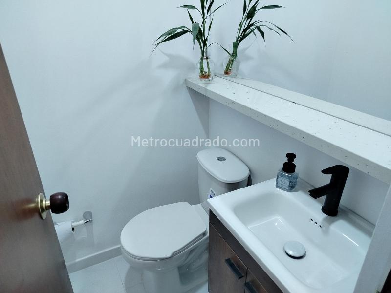 4BR House in Loma De Las Brujas (220 m²) - 4