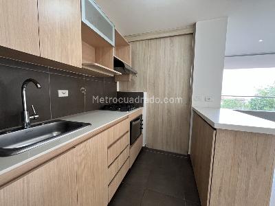 Apartamento en arriendo en Loma Del Esmeraldal, Envigado · foto 2 de 15