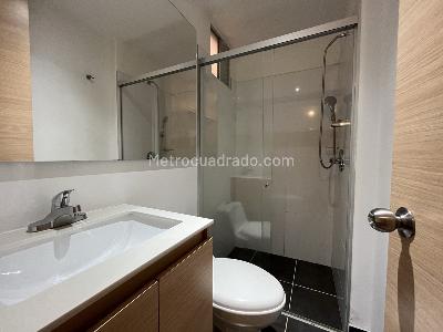 Apartamento en arriendo en Loma Del Esmeraldal, Envigado · foto 14 de 15