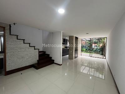 Casa de 3 alcobas en venta en Cumbres, Envigado, 170 m² · foto 2 de 20
