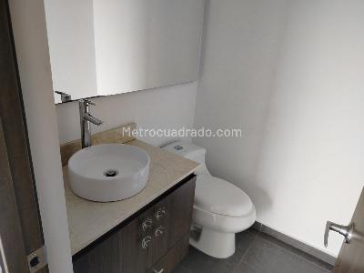 Apartamento de 1 alcoba en arriendo en Los Balsos, Medellín, 80 m² · foto 12 de 17