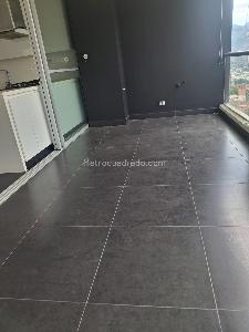Apartamento de 2 alcobas en arriendo en Los Balsos, Medellín, 95 m² · foto 2 de 13