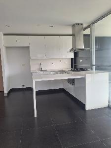 Apartamento de 2 alcobas en arriendo en Los Balsos, Medellín, 95 m² · foto 3 de 13