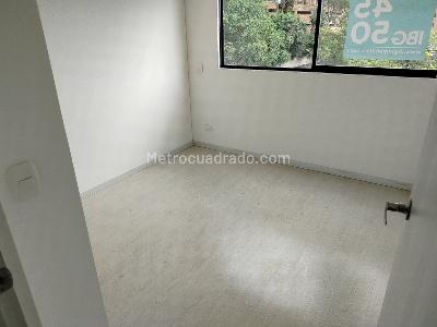 Apartamento de 3 alcobas en arriendo en Castropol, Medellín, 90 m² · foto 12 de 18