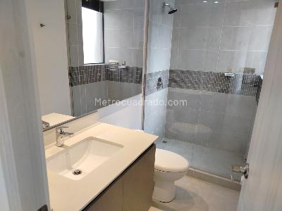 Apartamento de 3 alcobas en arriendo en Castropol, Medellín, 90 m² · foto 14 de 18