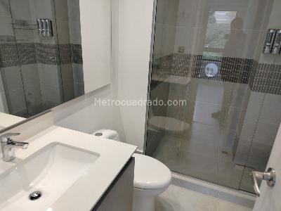 Apartamento de 3 alcobas en arriendo en Castropol, Medellín, 90 m² · foto 17 de 18