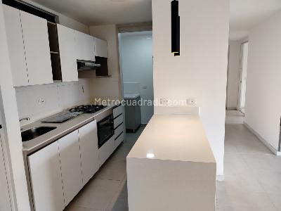 Apartamento de 3 alcobas en arriendo en Castropol, Medellín, 90 m² · foto 2 de 18