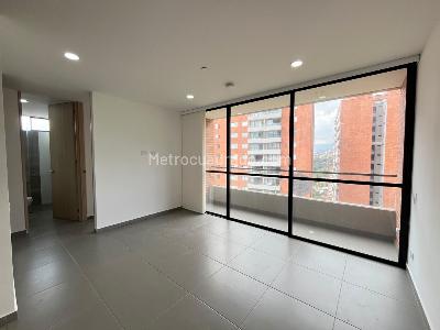 Apartamento de 2 alcobas en arriendo en Loma Del Escobero, Envigado, 65 m² · foto 3 de 13
