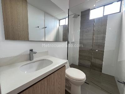 Apartamento de 2 alcobas en arriendo en Loma Del Escobero, Envigado, 65 m² · foto 11 de 13