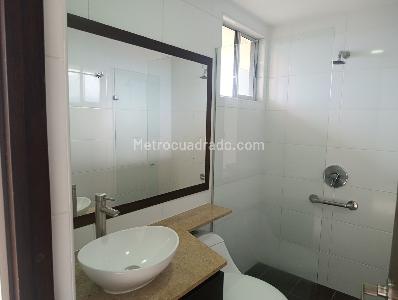 Apartamento de 3 alcobas en arriendo en Los Balsos, Medellín, 135 m² · foto 11 de 20
