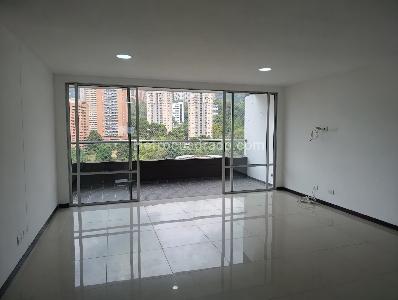 Apartamento de 3 alcobas en arriendo en Los Balsos, Medellín, 135 m² · foto 5 de 20