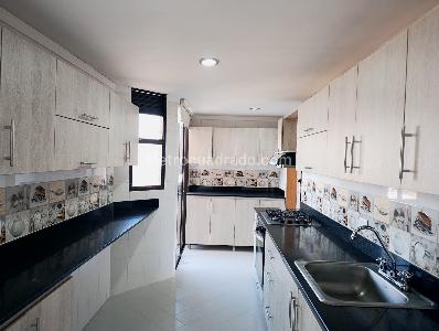 Apartamento de 4 alcobas en arriendo en Los Balsos, Medellín, 180 m² · foto 13 de 19