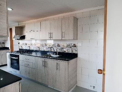 Apartamento de 4 alcobas en arriendo en Los Balsos, Medellín, 180 m² · foto 14 de 19