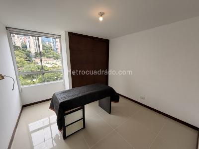 Apartamento de 3 alcobas en arriendo en Los Balsos, Medellín, 140 m² · foto 12 de 18