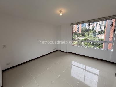 Apartamento de 3 alcobas en arriendo en Los Balsos, Medellín, 140 m² · foto 15 de 18