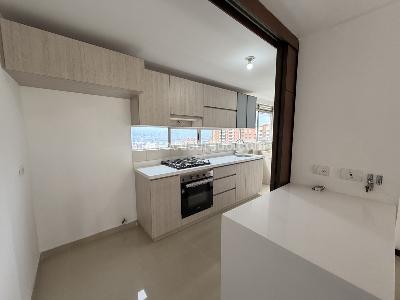 Apartamento de 3 alcobas en arriendo en Los Balsos, Medellín, 140 m² · foto 3 de 18