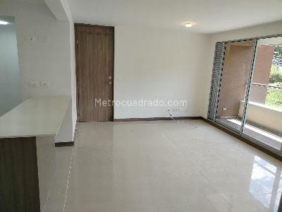 Apartamento de 3 alcobas en arriendo en Loma De Las Brujas, Envigado, 70 m² · foto 2 de 13