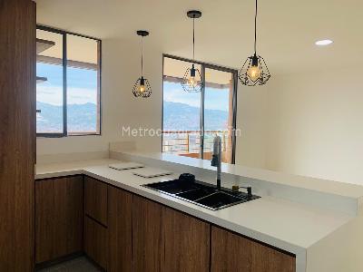Apartamento en arriendo en El Tesoro, Medellín · foto 3 de 20