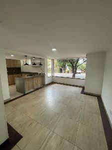Casa de 5 alcobas en arriendo en Los Balsos, Medellín, 407 m² · foto 5 de 20