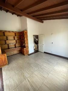 Casa de 5 alcobas en arriendo en Los Balsos, Medellín, 407 m² · foto 11 de 20