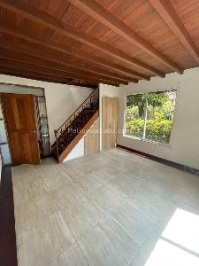 Casa de 5 alcobas en arriendo en Los Balsos, Medellín, 407 m² · foto 14 de 20