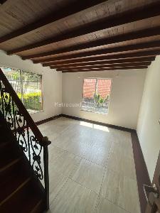 Casa de 5 alcobas en arriendo en Los Balsos, Medellín, 407 m² · foto 17 de 20