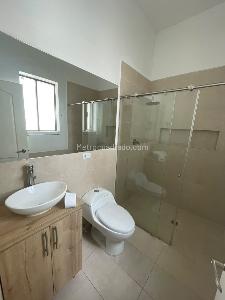 Casa de 5 alcobas en arriendo en Los Balsos, Medellín, 407 m² · foto 18 de 20