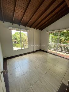 Casa de 5 alcobas en arriendo en Los Balsos, Medellín, 407 m² · foto 20 de 20