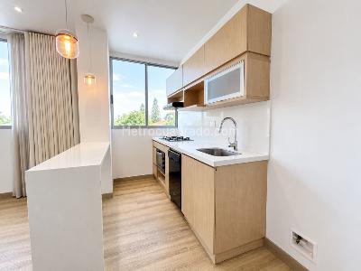 Apartamento de 1 alcoba en arriendo en Los Balsos, Medellín, 51 m² · foto 2 de 15