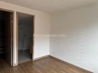 Apartamento de 2 alcobas en arriendo en San Julian, Medellín, 105 m² · foto 10 de 19