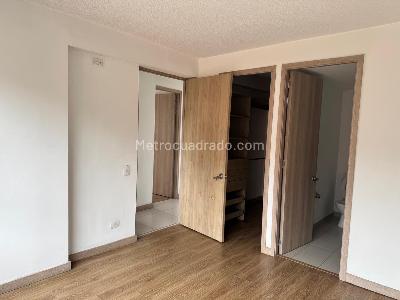 Apartamento de 2 alcobas en arriendo en San Julian, Medellín, 105 m² · foto 15 de 19
