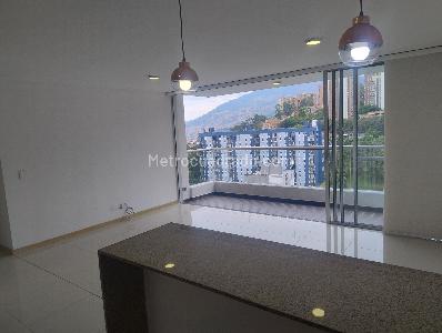 Apartaestudio en arriendo en El Poblado, Medellín, 60 m² · foto 2 de 19