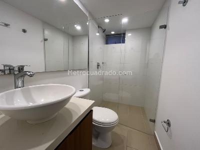 Apartamento de 3 alcobas en arriendo en Loma De Las Brujas, Envigado, 100 m² · foto 8 de 16