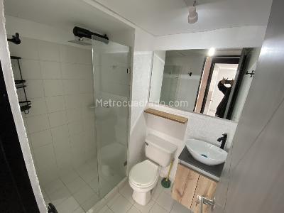 Apartamento de 2 alcobas en arriendo en Cucaracho, Medellín, 55 m² · foto 4 de 6